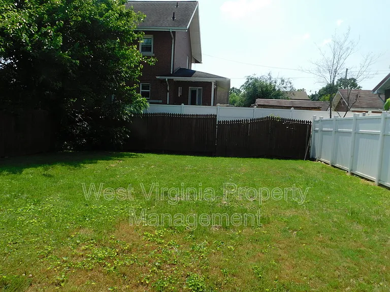 54 Hunt Ave — Photo 7