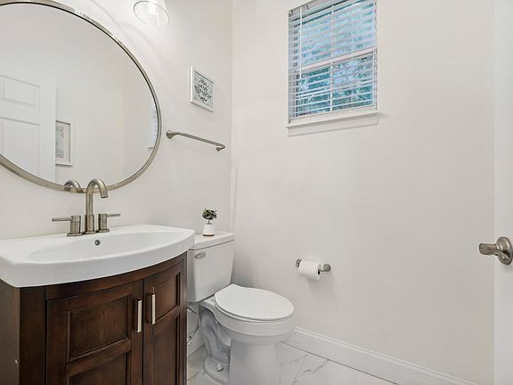 5th image of 8871 Newmarket Dr