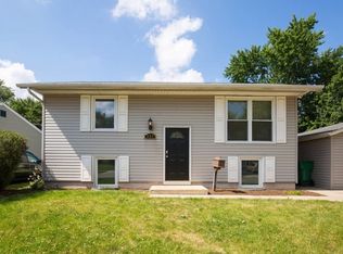 222 Karen Ave, Romeoville, IL 60446