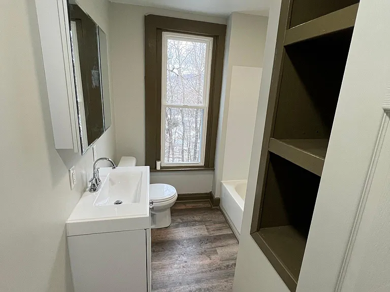 202 Hiland Ave — Photo 10