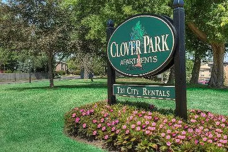 Clover Park Apartment Als, Clover Lawn And Landscape Rochester Ny