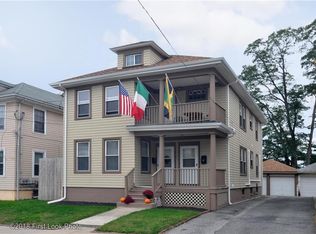 21 Oneida St, Cranston, RI 02920