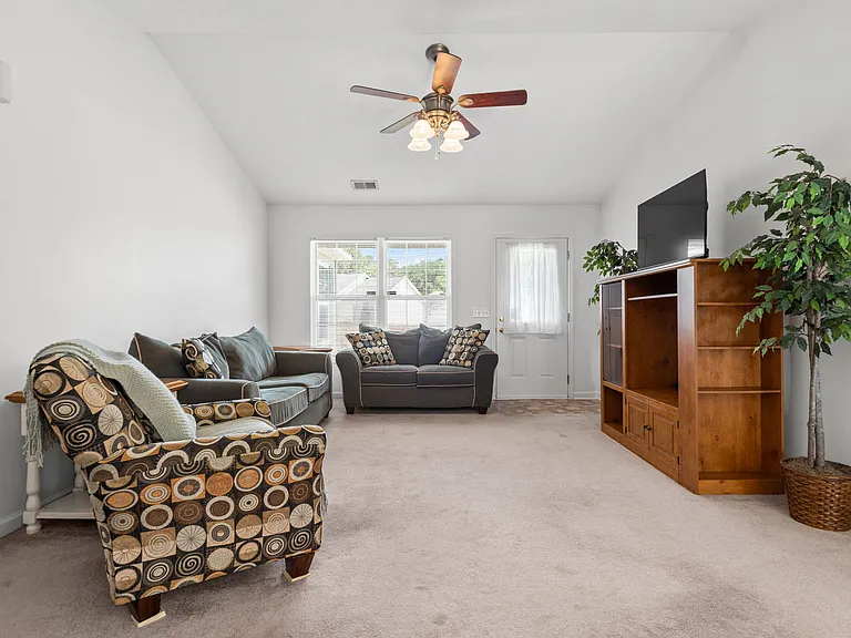 4697 Cockatoo Dr — Photo 7