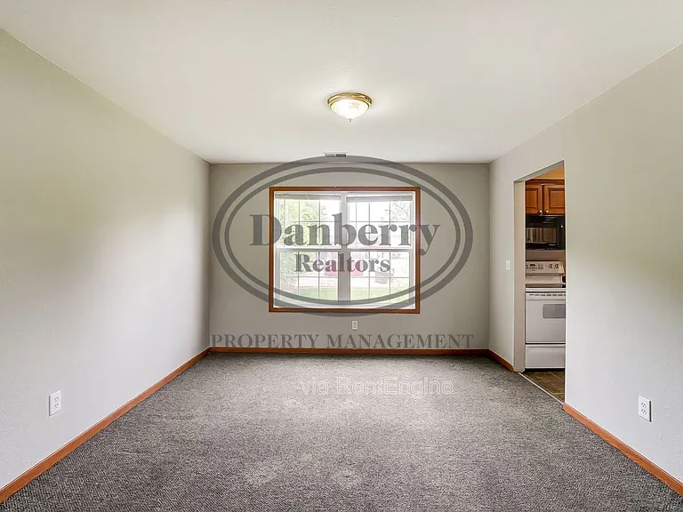 1103 N Byrne Rd — Photo 7