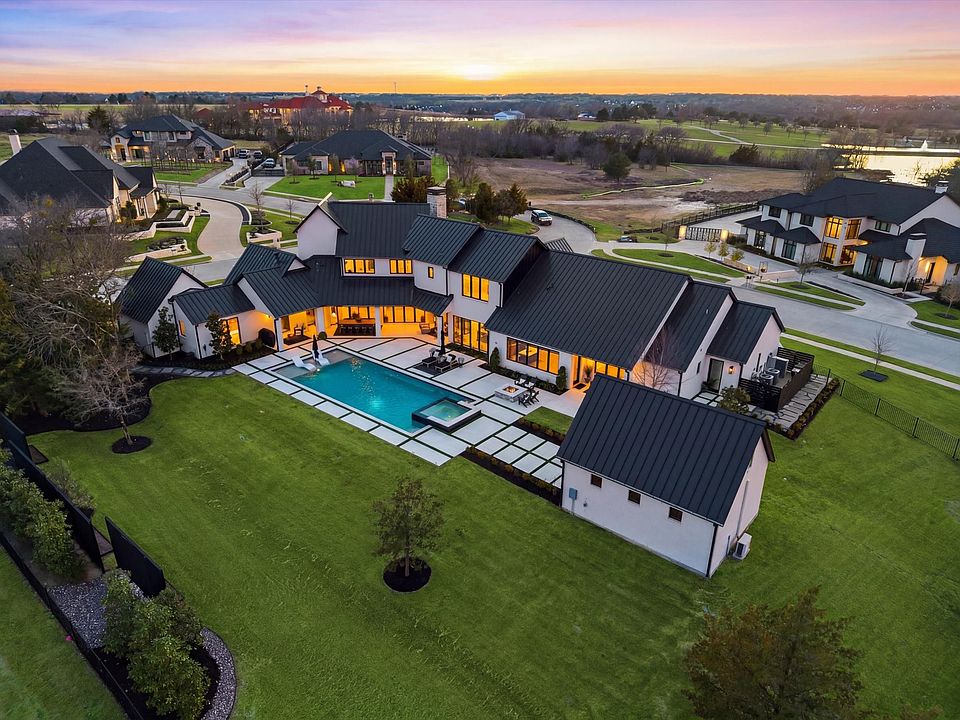 1st image of 450 Sunrise Ridge Dr