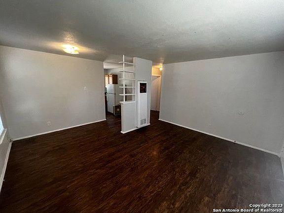 4th image of 4115 Wild Oak Dr