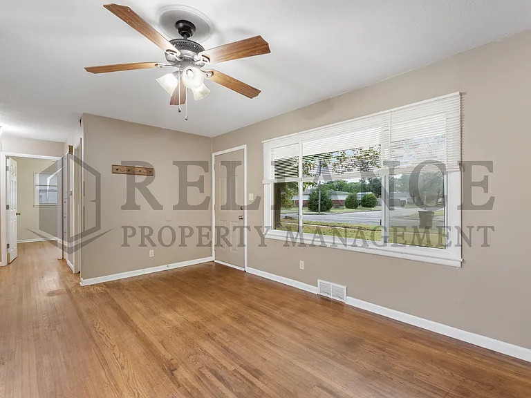 2310 S Vine St — Photo 12