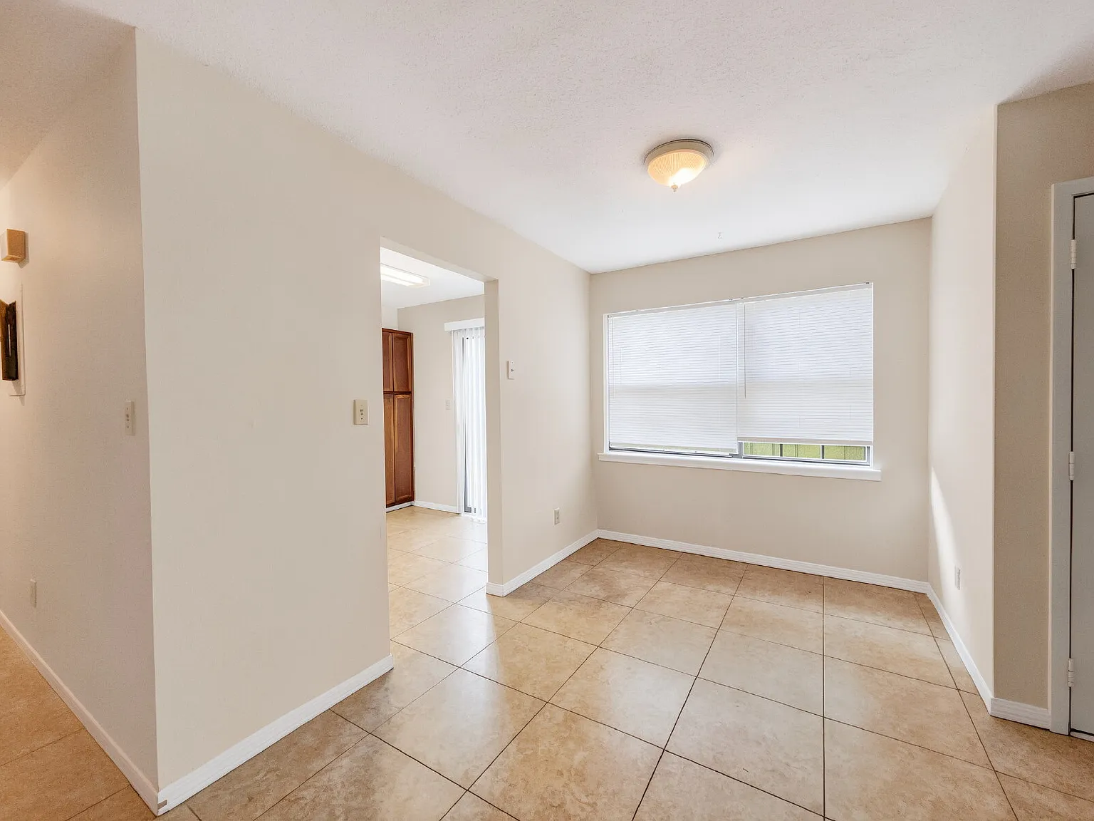 2 bed, 2.0 bath, 1192 sqft, $1,795 — Photo 3