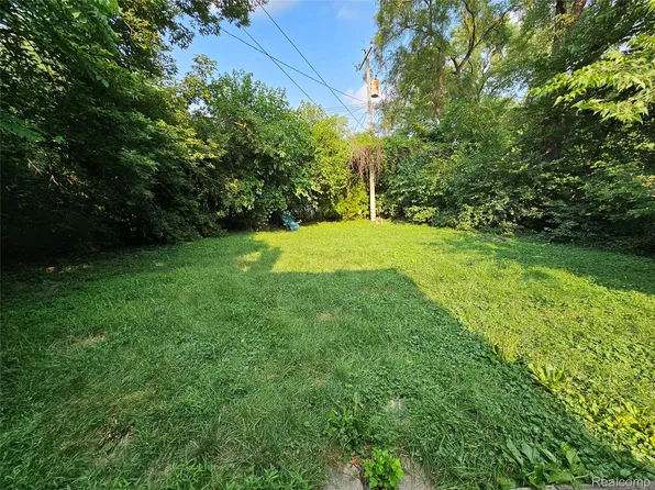 15524 Macarthur St, Redford, MI 48239