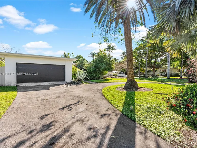 201 Golden Beach Dr — Photo 37