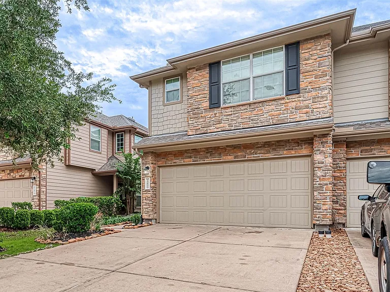 24630 Folkstone Cir — Photo 34