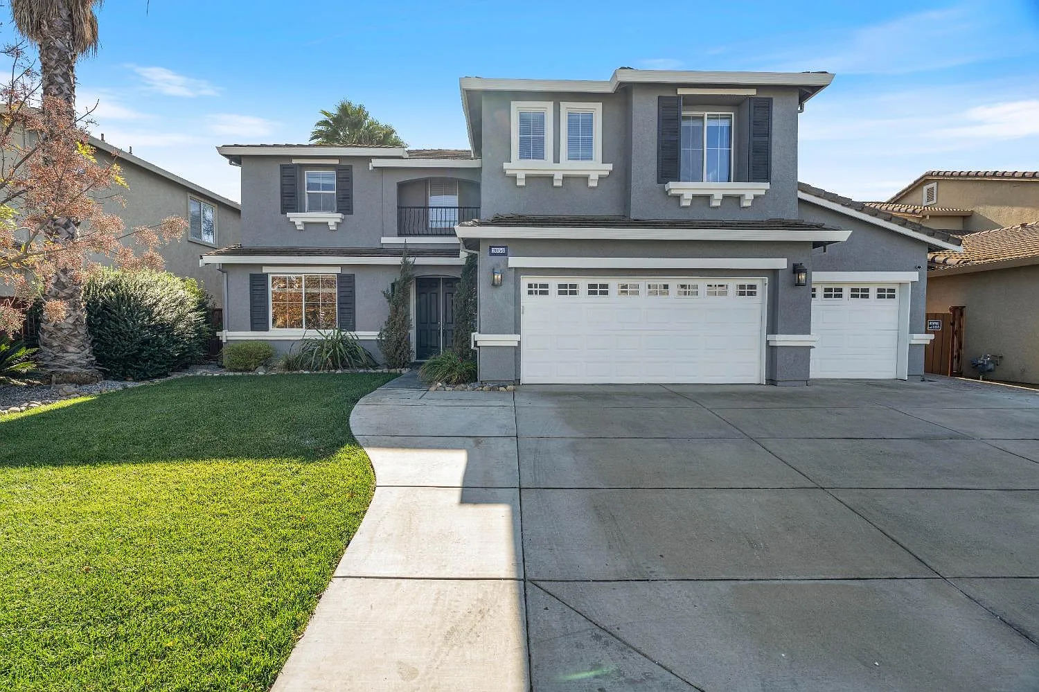 2054 Bridgeport Loop photo 1