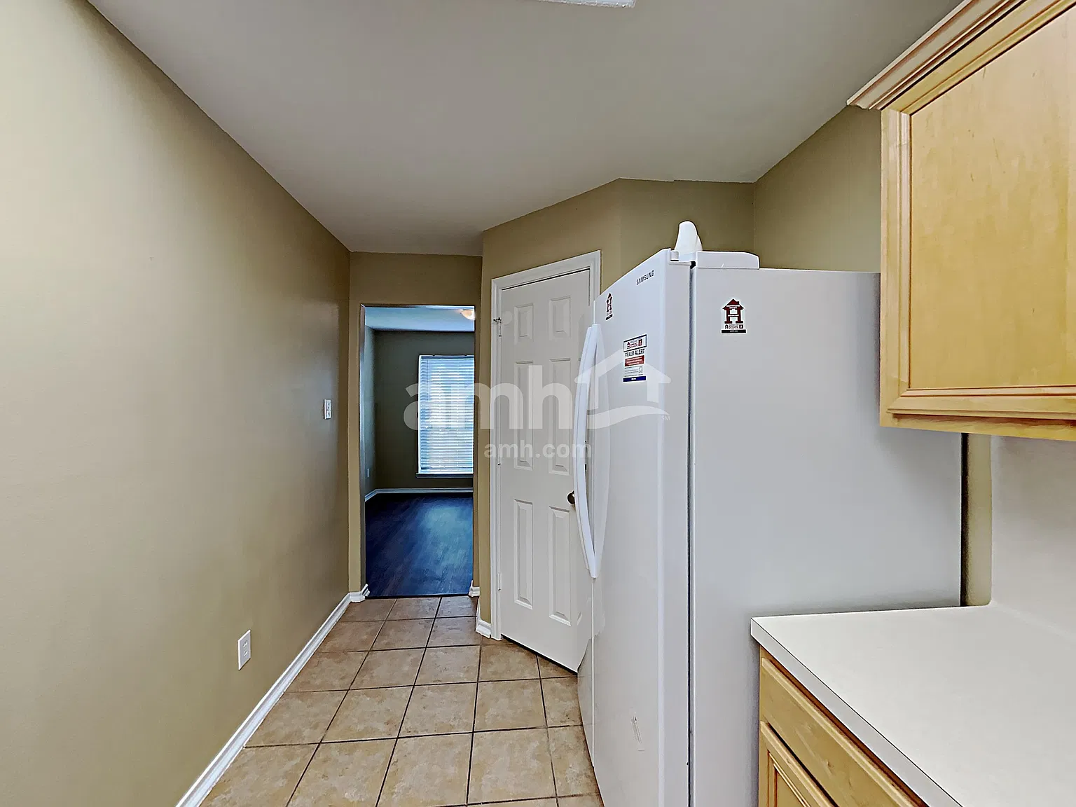 4 bed, 2.5 bath, 2119 sqft, $2,395 — Photo 3