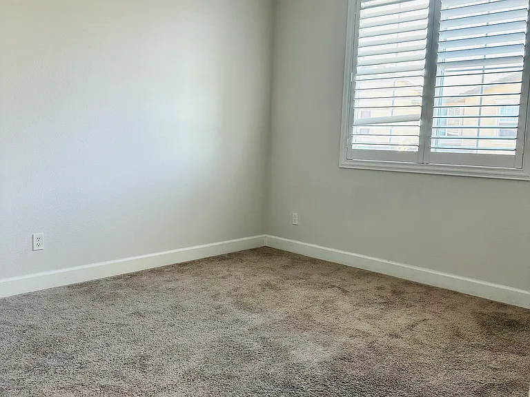 Kids bedroom3 (old pic) recently upgraded to hard wood floor