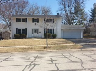 6309 Macarthur Dr, Woodridge, IL