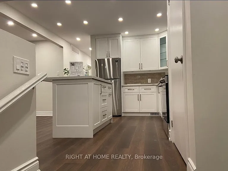 4 Trophy Dr #MAIN FL — Photo 8