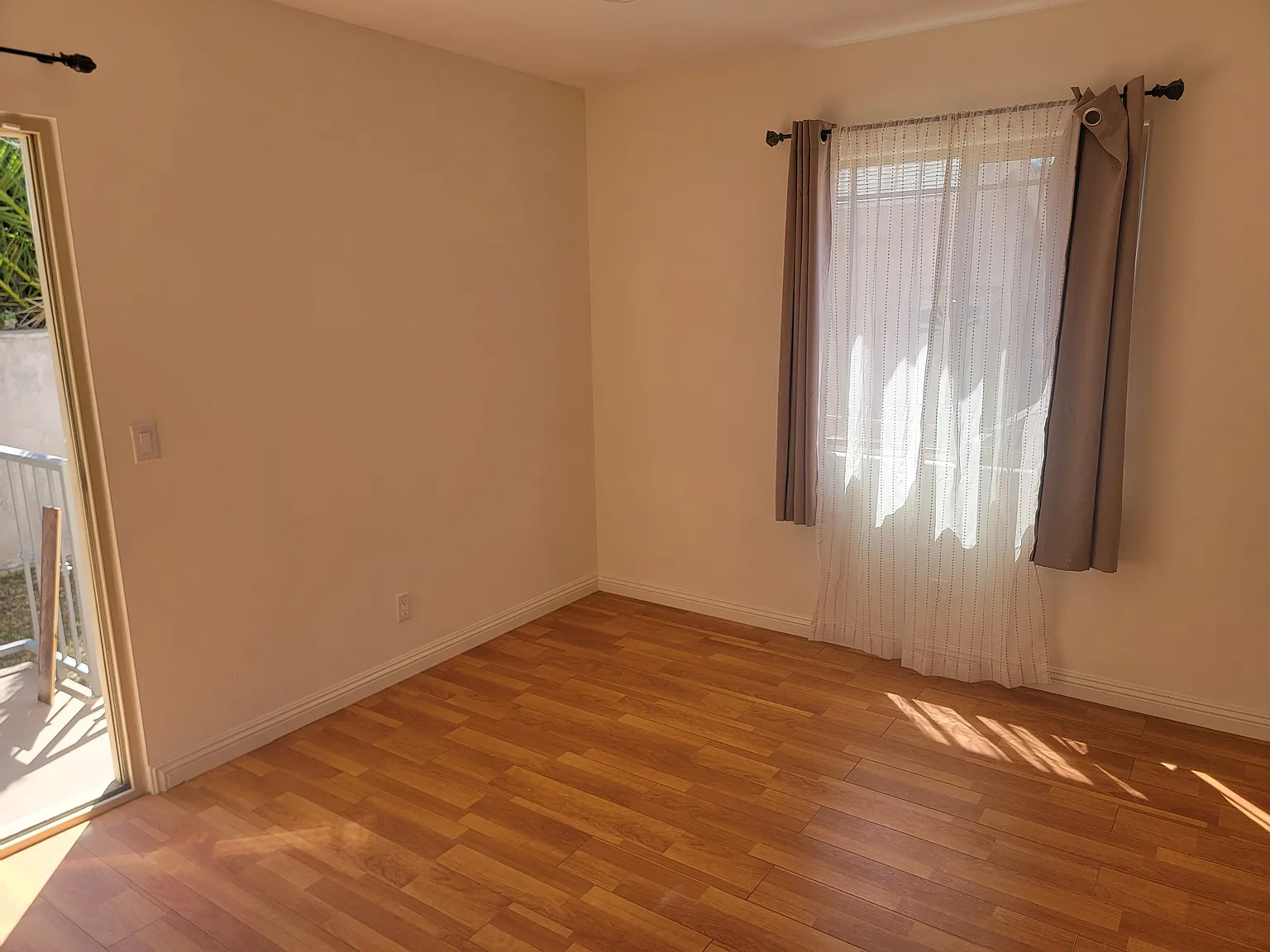 3716 Greenfield Ave — Photo 3