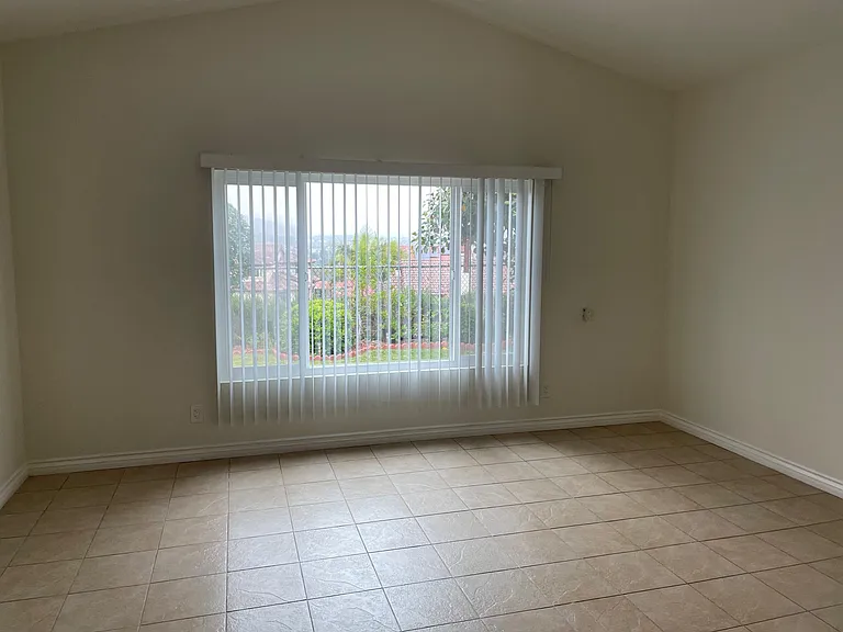 1820 Willowspring Dr — Photo 7