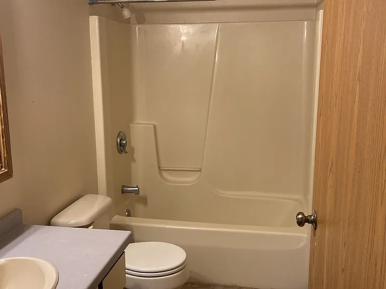 1170 Dodds Dr — Photo 9
