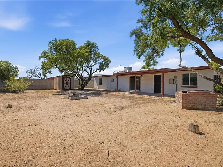7530 E Stella Rd — Photo 25