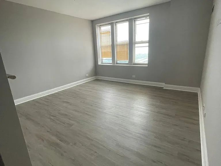 10 N Sheridan Rd. — Photo 3