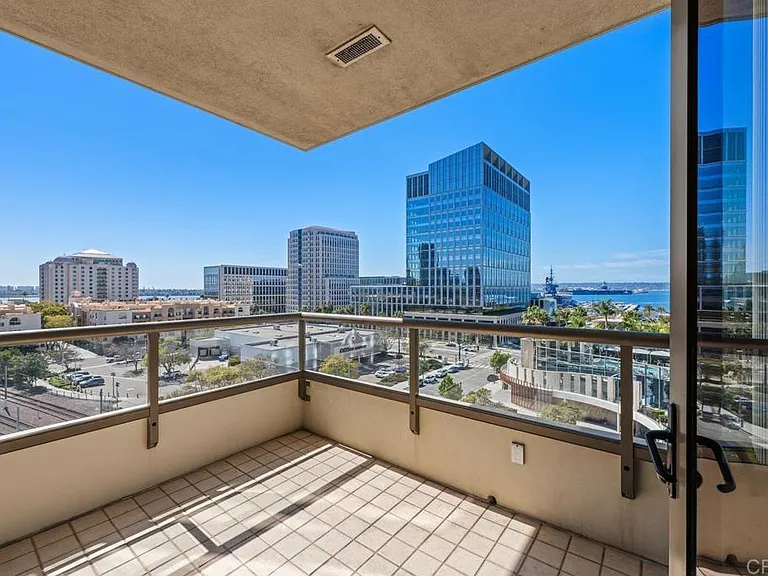 700 W E St #801 — Photo 11