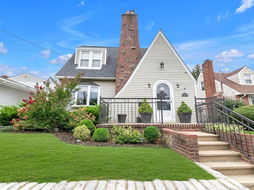 1st image of 21 Hampton Avenue