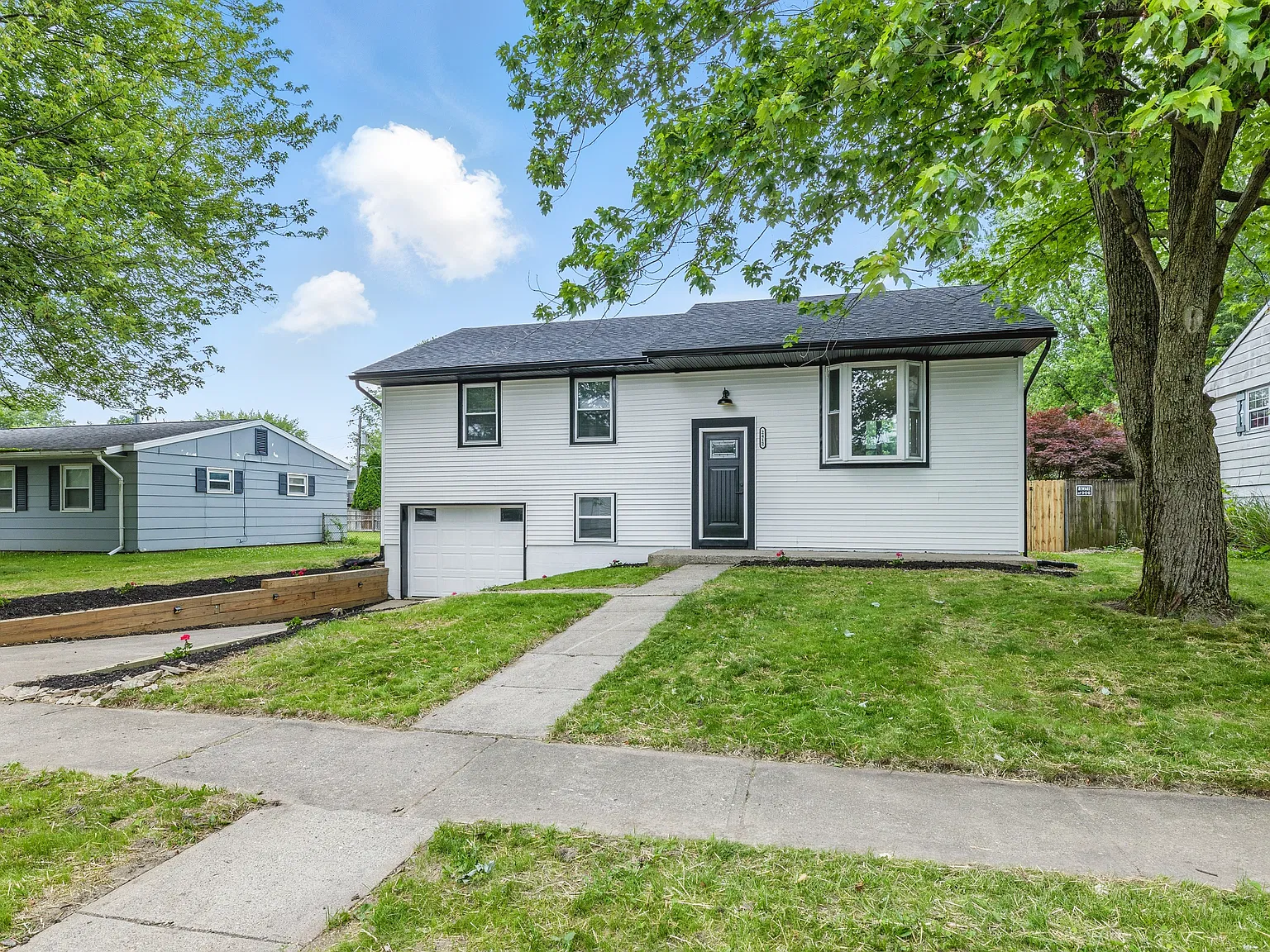 4 bed, 1740 sqft, $2,300 — Photo 3