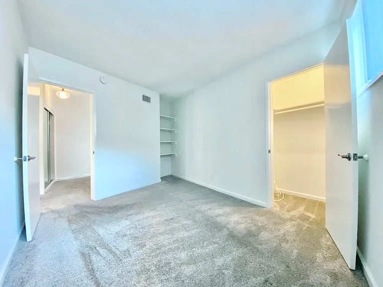 1830 N La Brea Ave — Photo 8