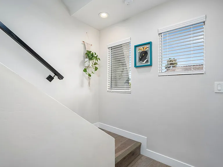 4373 Cleveland Ave #B — Photo 44