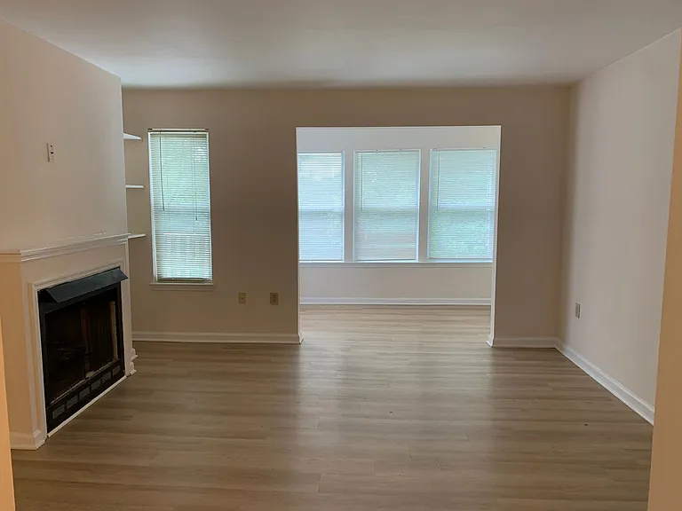 1308-301 Hillbrow Ln — Photo 6