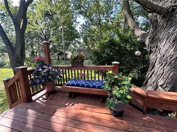 9811 W 99th Pl, Overland Park, KS 66212