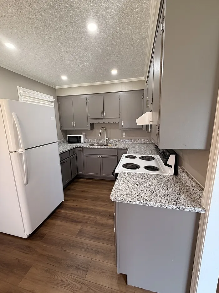 3 bed, 1.5 bath, $1,475 — Photo 4