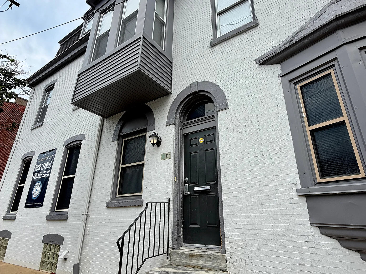 6 bed, 2471 sqft, $5,990 — Photo 1