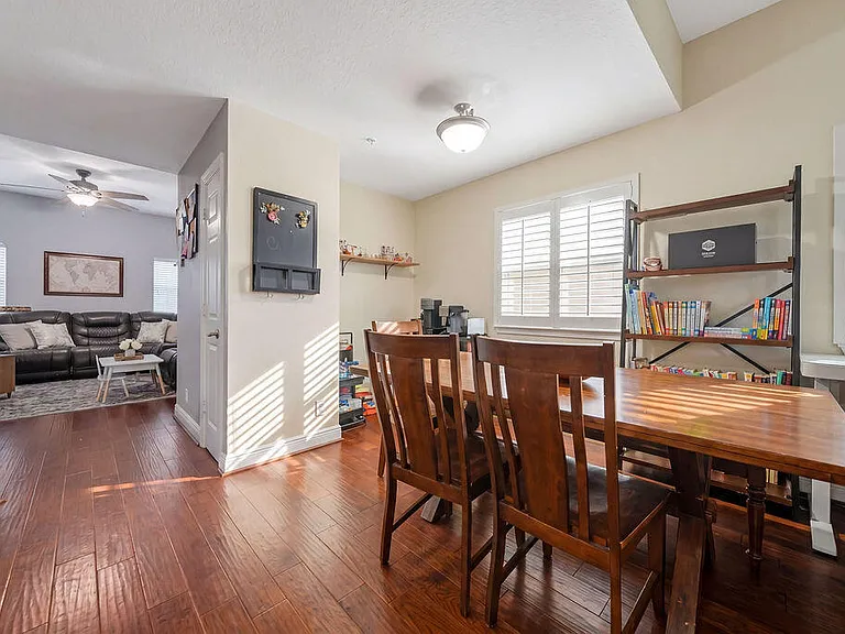 261 SW 6th Pl — Photo 12