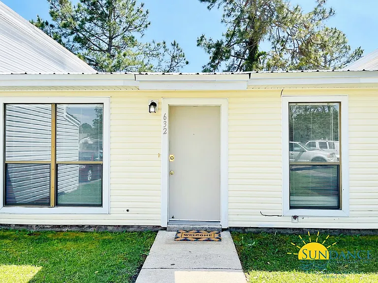 632 Carnathan Ct — Photo 1
