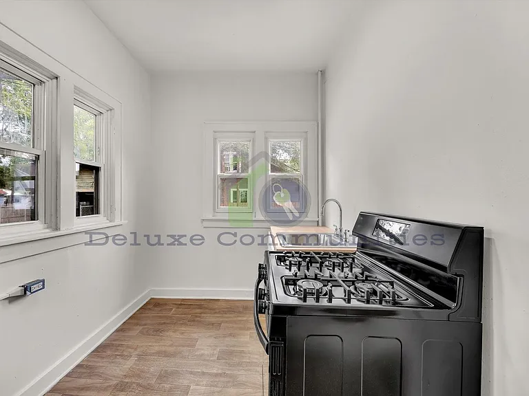 1928 Darwin Ave SW #2 — Photo 10