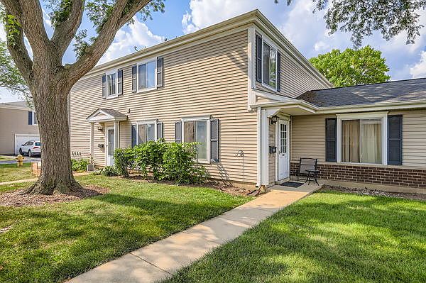1st image of 1072 Cove Dr