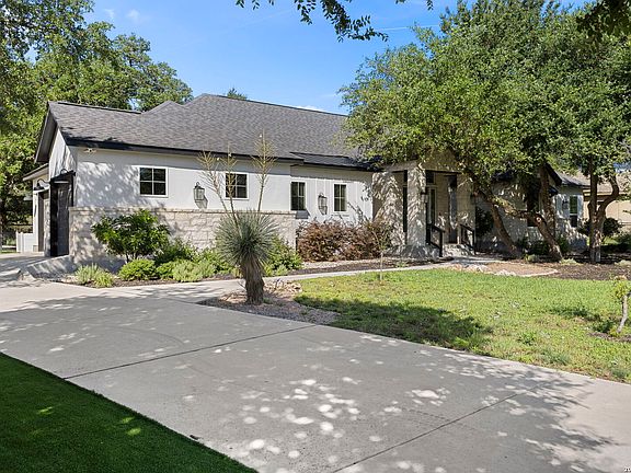 4th image of 1062 PEGASUS DR
