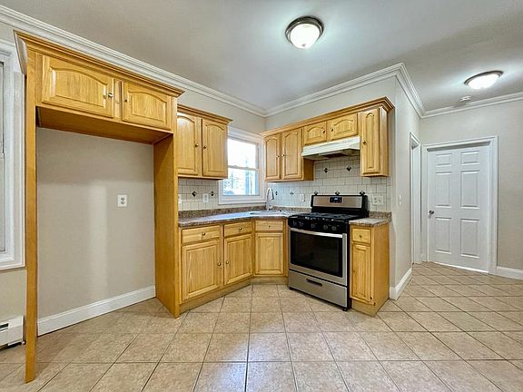 2nd image of 399 Union St #1LL