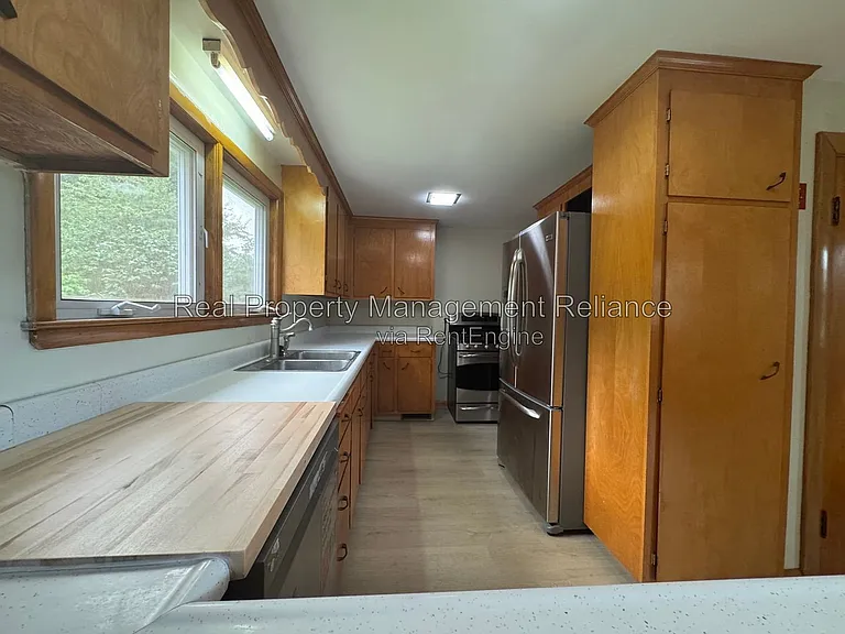 78 Memorial Dr — Photo 11