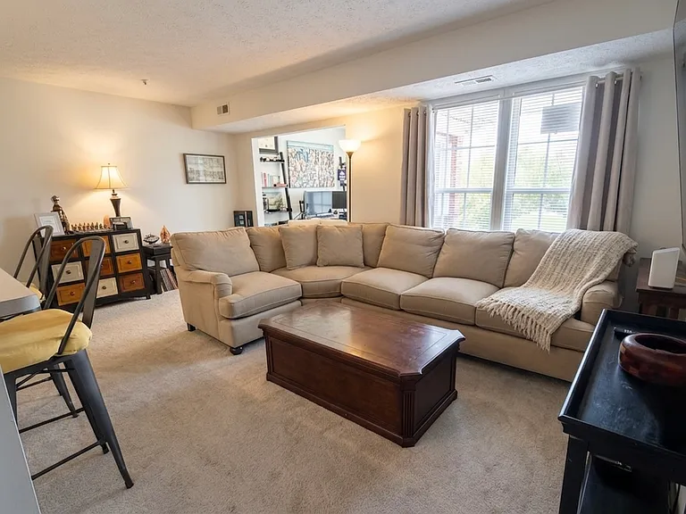 728 Jupiter Hills Ct — Photo 1