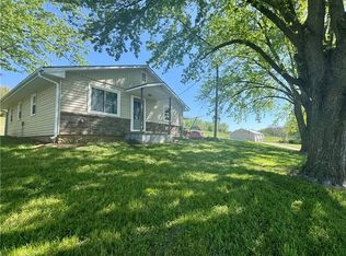 135 SE Mount Zion Rd, Saint Joseph, MO 64504