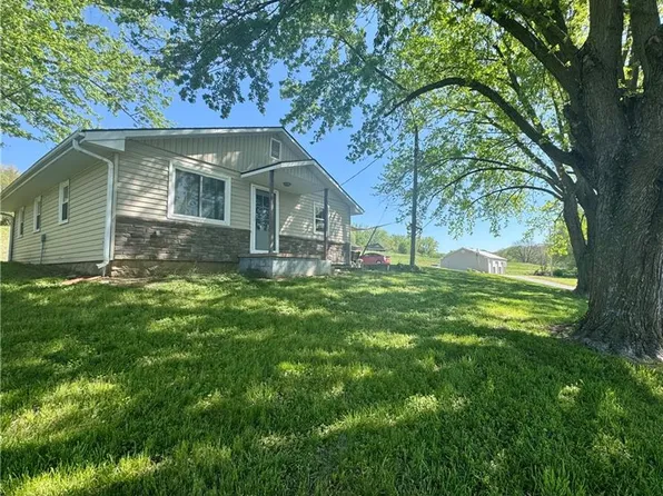 135 SE Mount Zion Rd, Saint Joseph, MO 64504