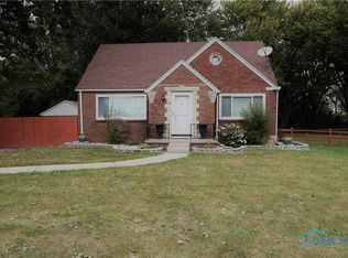 2651 Pickle Rd, Oregon, OH 43616