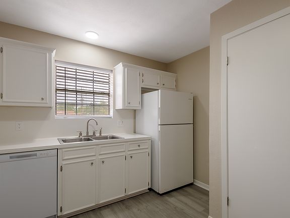 4th image of 600 Palm St #13