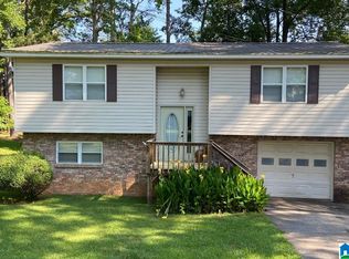 302 Timber Cove Cir, Columbiana, AL 35051