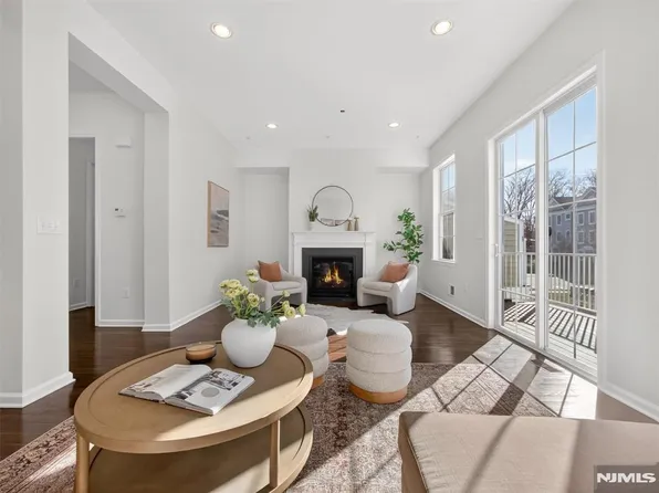23 Roosevelt Dr, Wood Ridge, NJ 07075