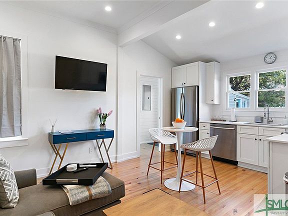 5th image of 112 W 31st St #1/2