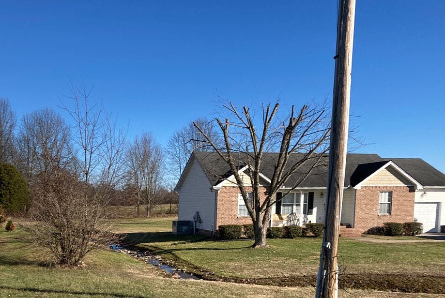 2nd image of 1056 Deasy Ln
